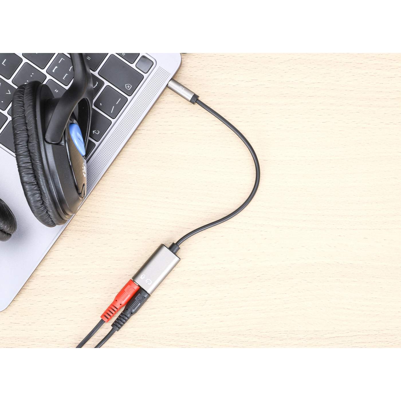 Adaptador Auxiliar en “Y” de un Plug a 2 salidas 3.5 mm Image 7