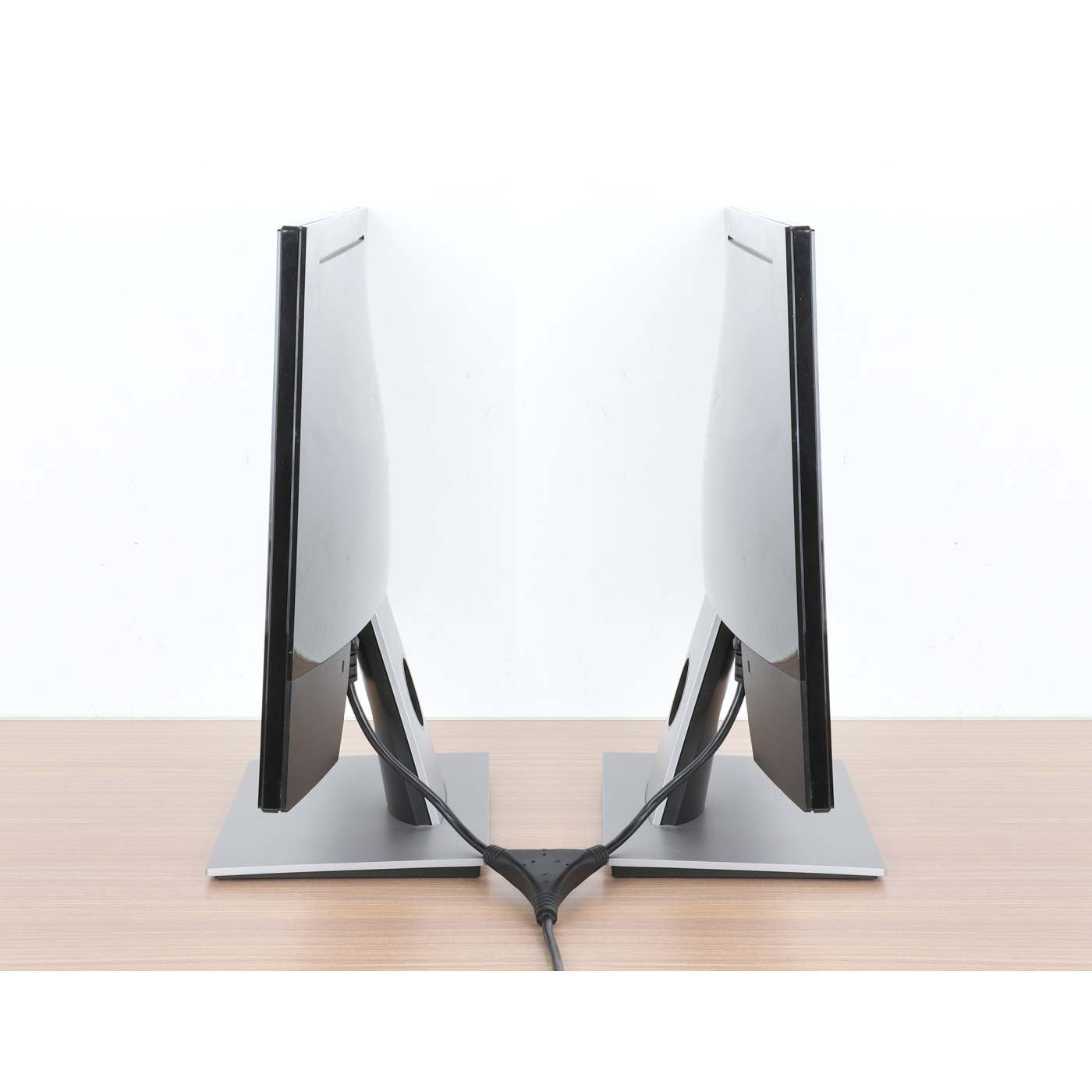 Cable de alimentación divisor en Y, un conector C14 a 2 x C13, 1.8 m Image 5